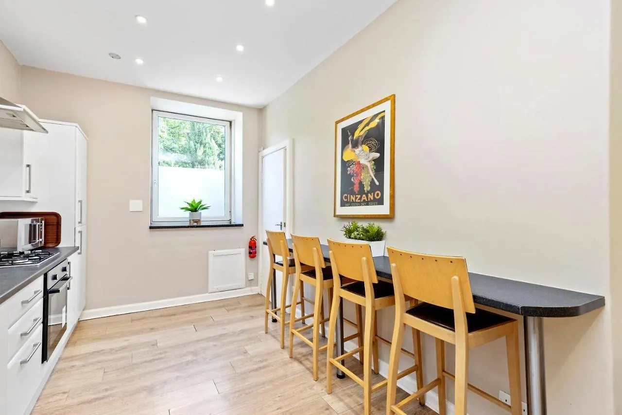 Apartamento Joivy Family Flat Near Leith Edimburgo