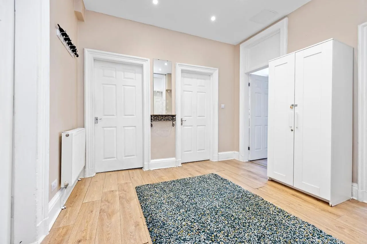 Apartamento Joivy Family Flat Near Leith Edimburgo